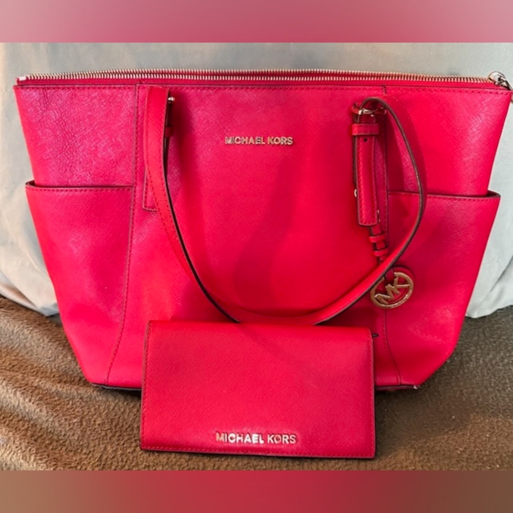 Authentic Michael Kors Signature Leather Tote & Wallet